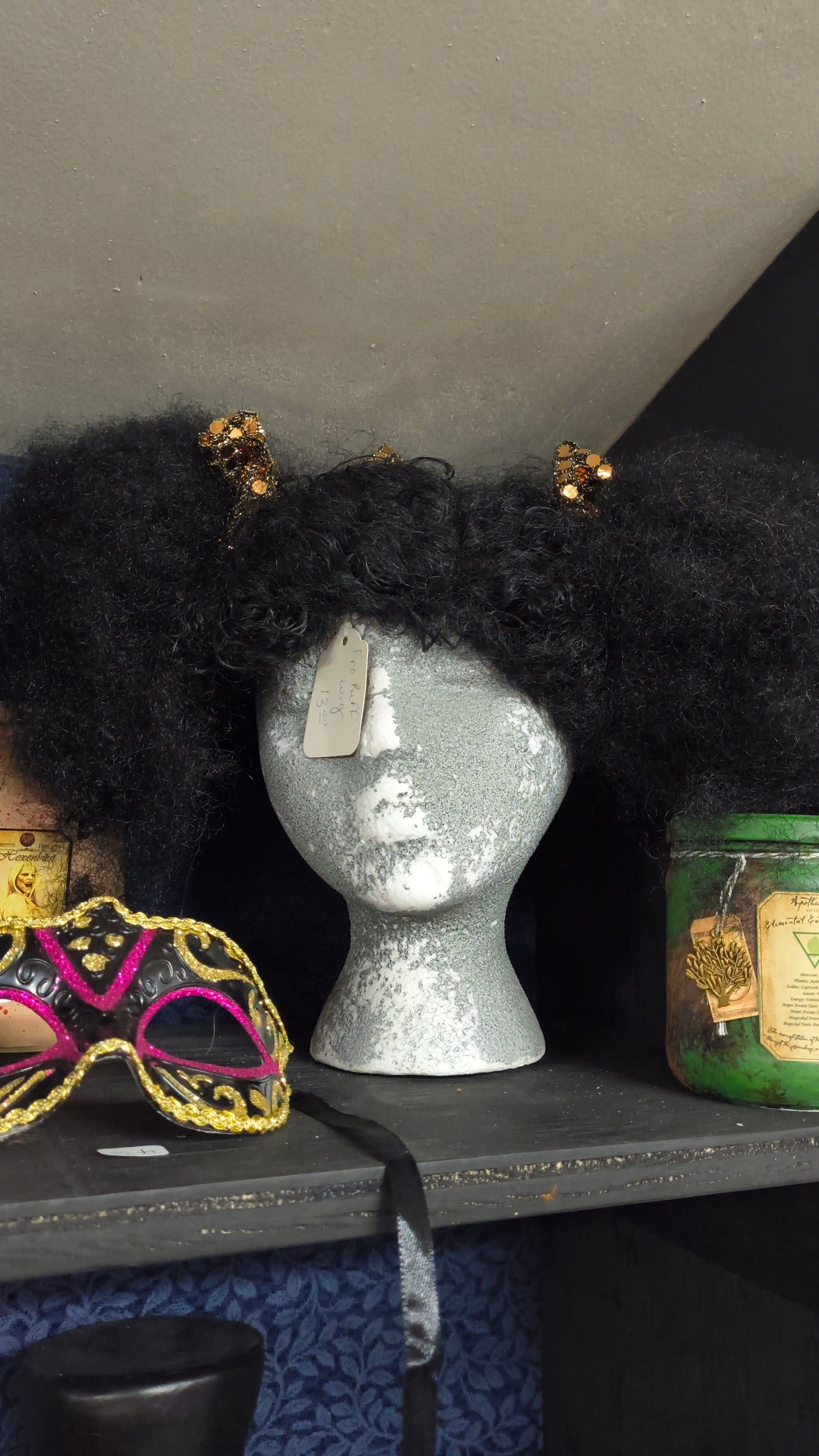 Double Puff Curly Wig w/Gold Ribbon