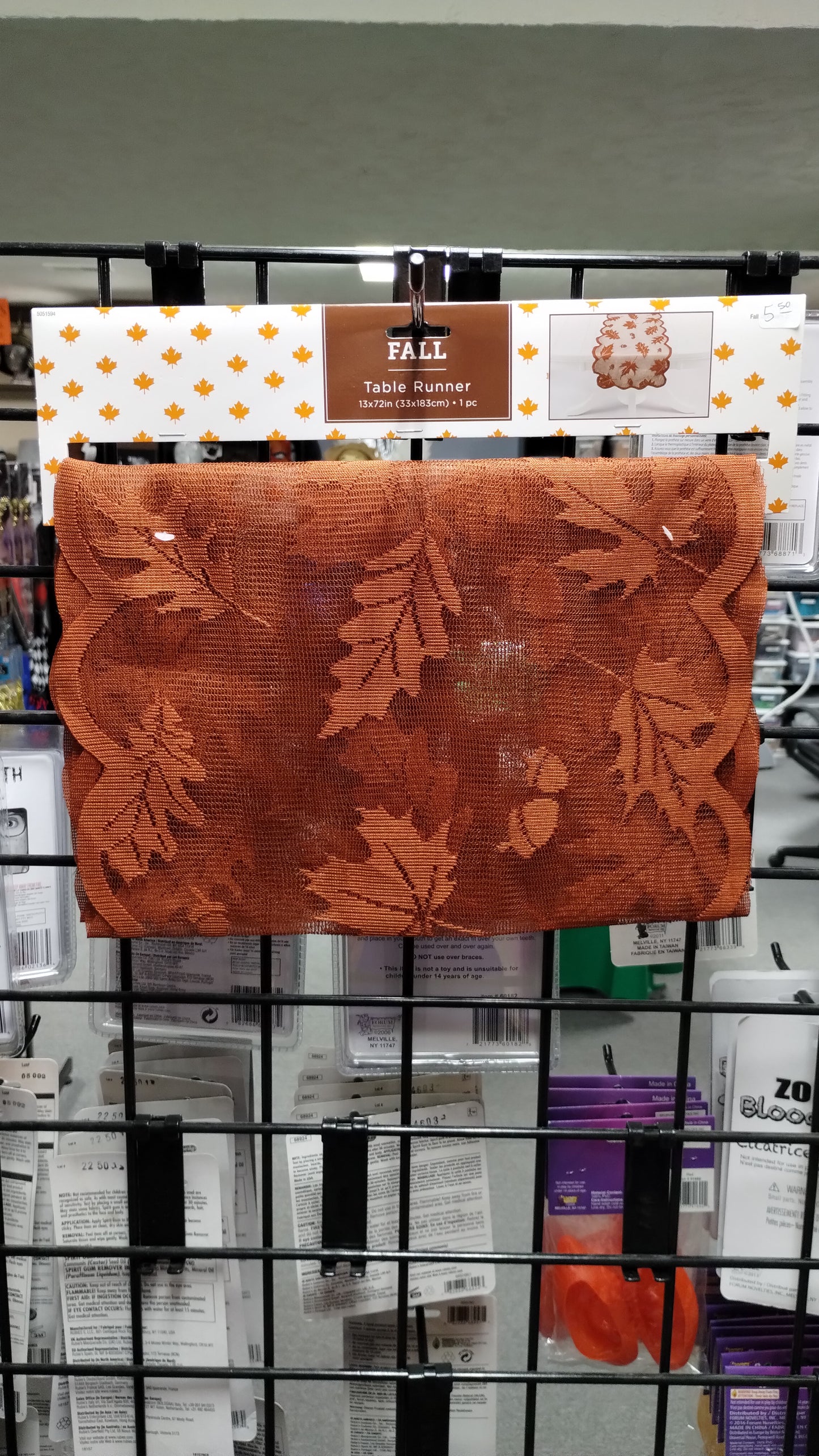 Autumn Leaf Lace Tablecloth Runner