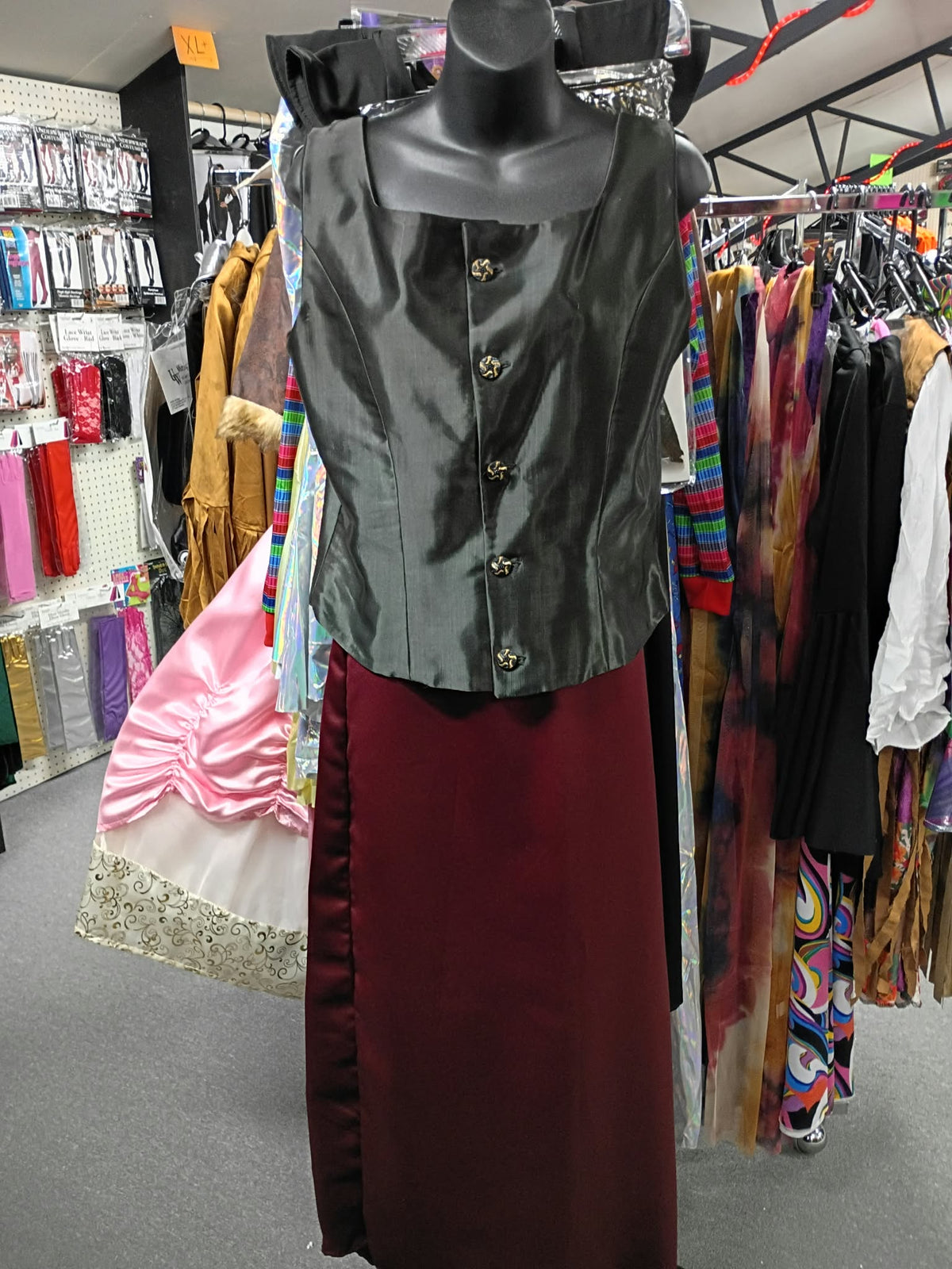 Gothic Three Piece Vampiress