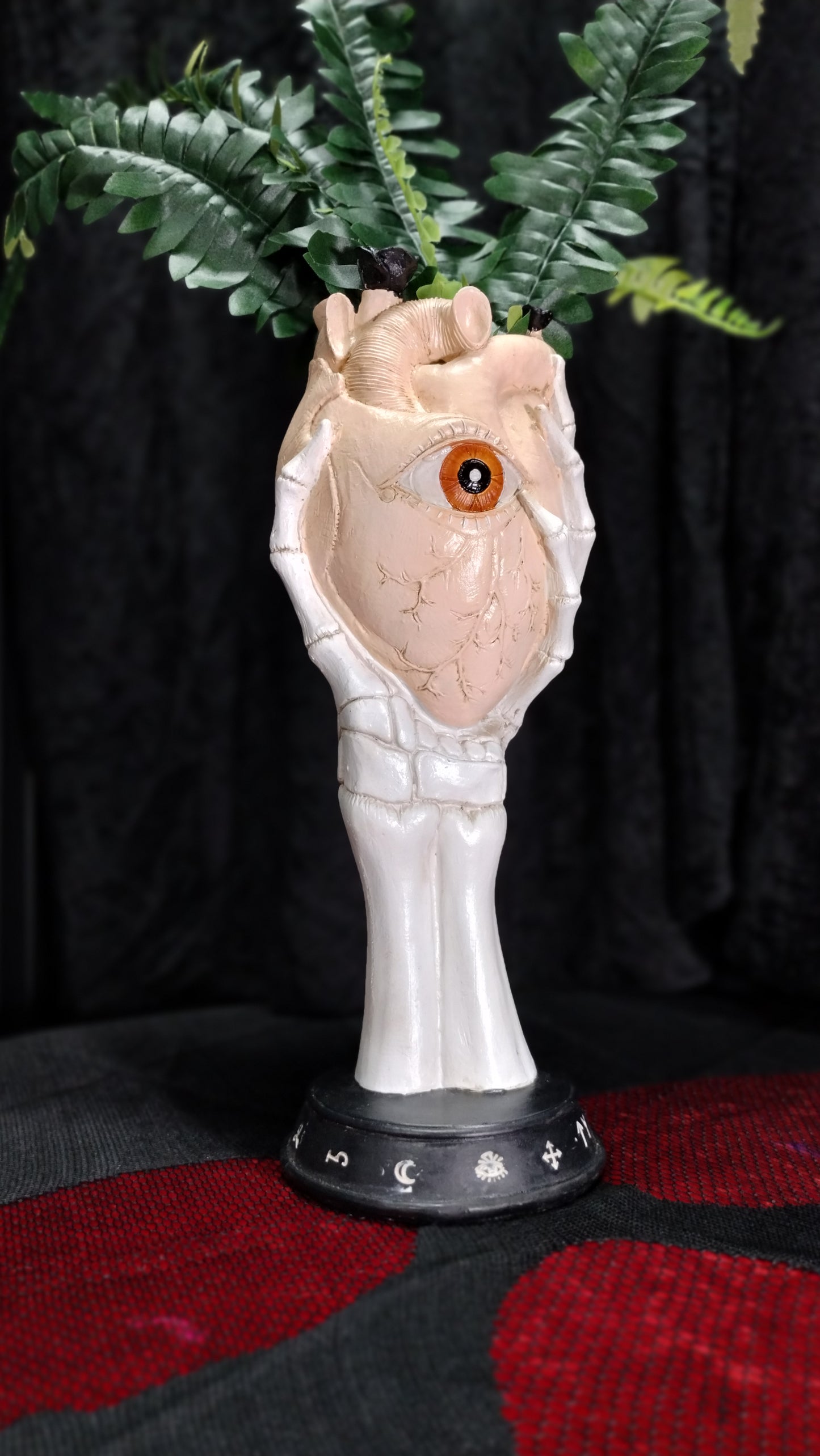 Eye Heart You Planter