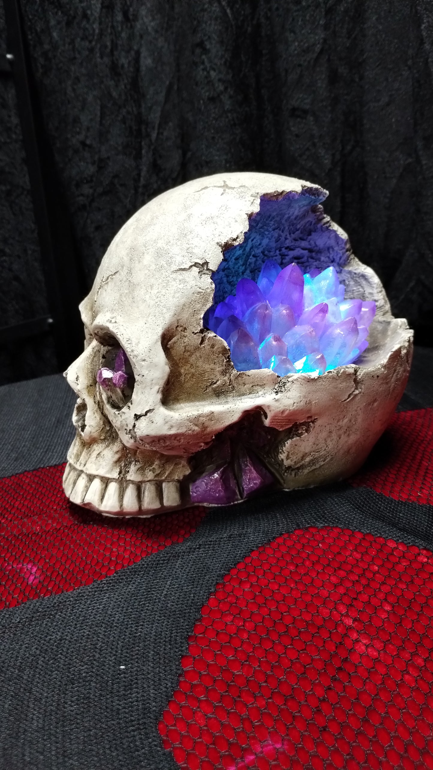 Skull w/ Crystals